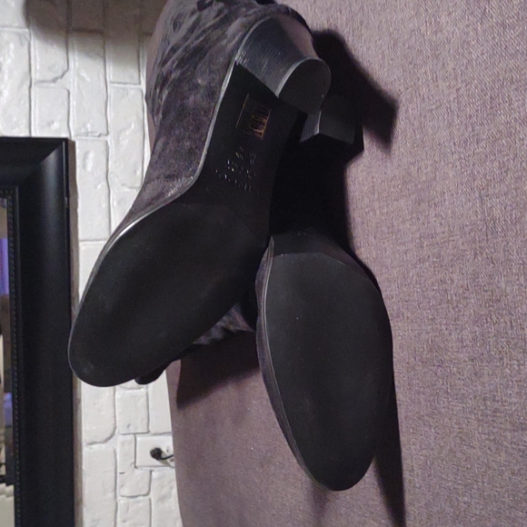 Vince Casper black suede boots - Picture 6 of 6